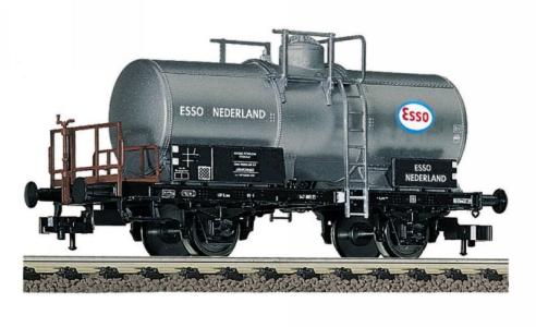 Tank car &quot;ESSO&quot; with brake platform<br /><a href='images/pictures/Fleischmann/542605.jpg' target='_blank'>Full size image</a>